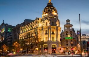 Non-Stop Flights Deal: Fly Manchester to Madrid for Only £71 (Limited Time Offer) View of Madrid skyline with Royal Palace – Fly from Manchester to Madrid for only £71 roundtrip